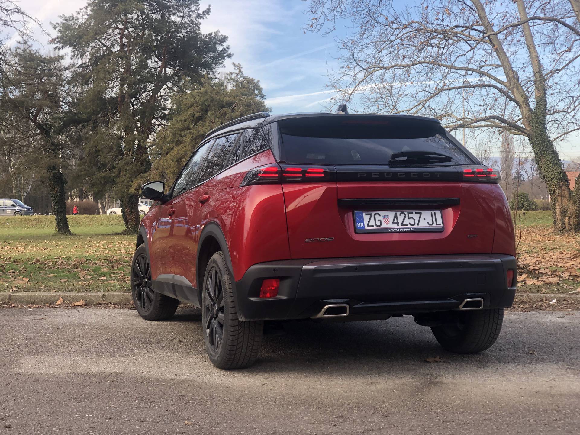 Testirali smo Peugeot 2008: Redizajnirani mali SUV nije samo obični gradski šminker