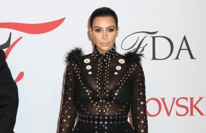 Kim Kardashian odlučila jesti salatu kako se ne bi udebljala