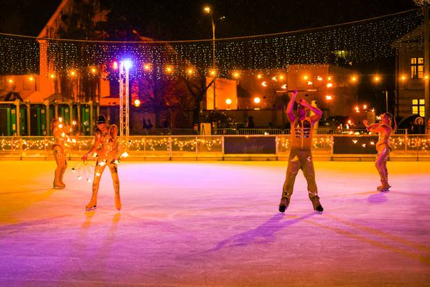 FOTO Otvoren je Ice Wonderland u Varaždinu: Najveće i najljepše klizalište u Hrvatskoj