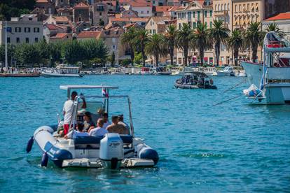 Danas i do 38°C! Turisti guštaju u Splitu. Ali uskoro stiže velika promjena i kraj toplinskog vala!