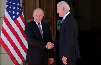 Rukovali se pred vilom: Putin i Biden razgovarat će čak pet sati