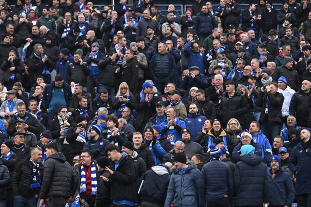 Zagreb: Zagrijavanje uoči utakmice Hajduk i Dinamo