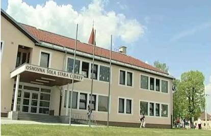 Slovenija: Tri maloljetnika u školi silovala curicu (12)