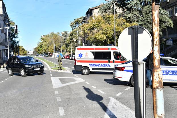 Beograd: Kosta K. na sud stigao vozilom Hitne pomoći u pratnji policije