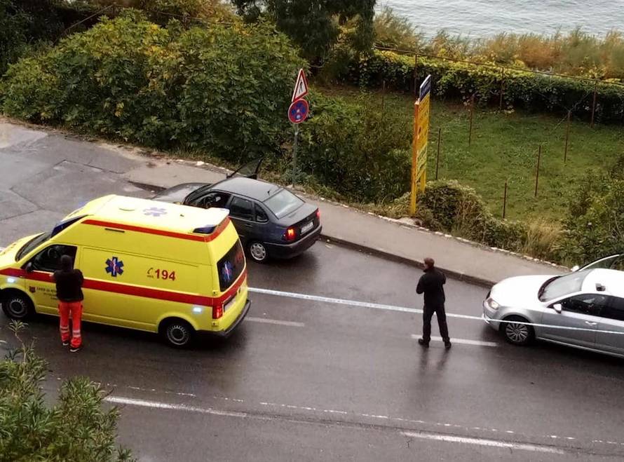 Ubojstvo u Omišu: Muškarac na motoru upucao vozača auta