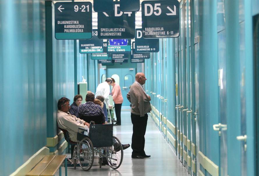 Boris Johnson hospitaliziran zbog korone: 'Na oprezu smo'