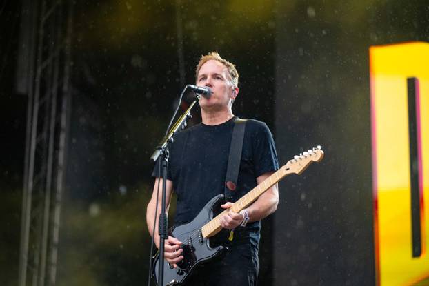 Zagreb: Keanu Reeves sa svojom grupom Dogstar nastupio na INmusic festivalu