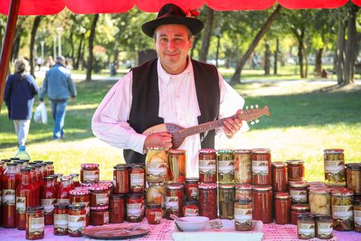 Okusi tradicije i priče s polja: Sajam OPG-ova na Bundeku oduševio posjetitelje