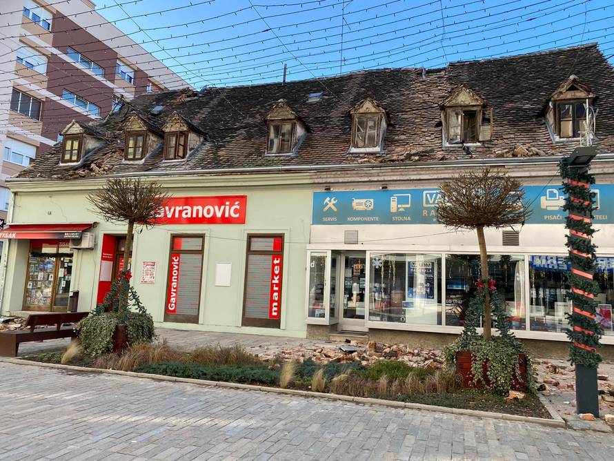 Uživo iz Petrinje: Poginulo je 7 ljudi, grad je u ruševinama...