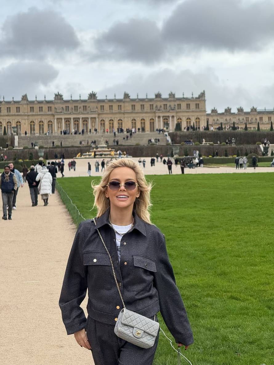 FOTO Pogledajte u čemu se nakon romantičnog vikenda u Parizu s Majom vozio Šime Elez