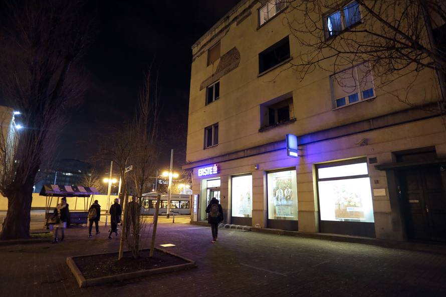 Osoba u invalidskim kolicima opljačkala je banku u Zagrebu