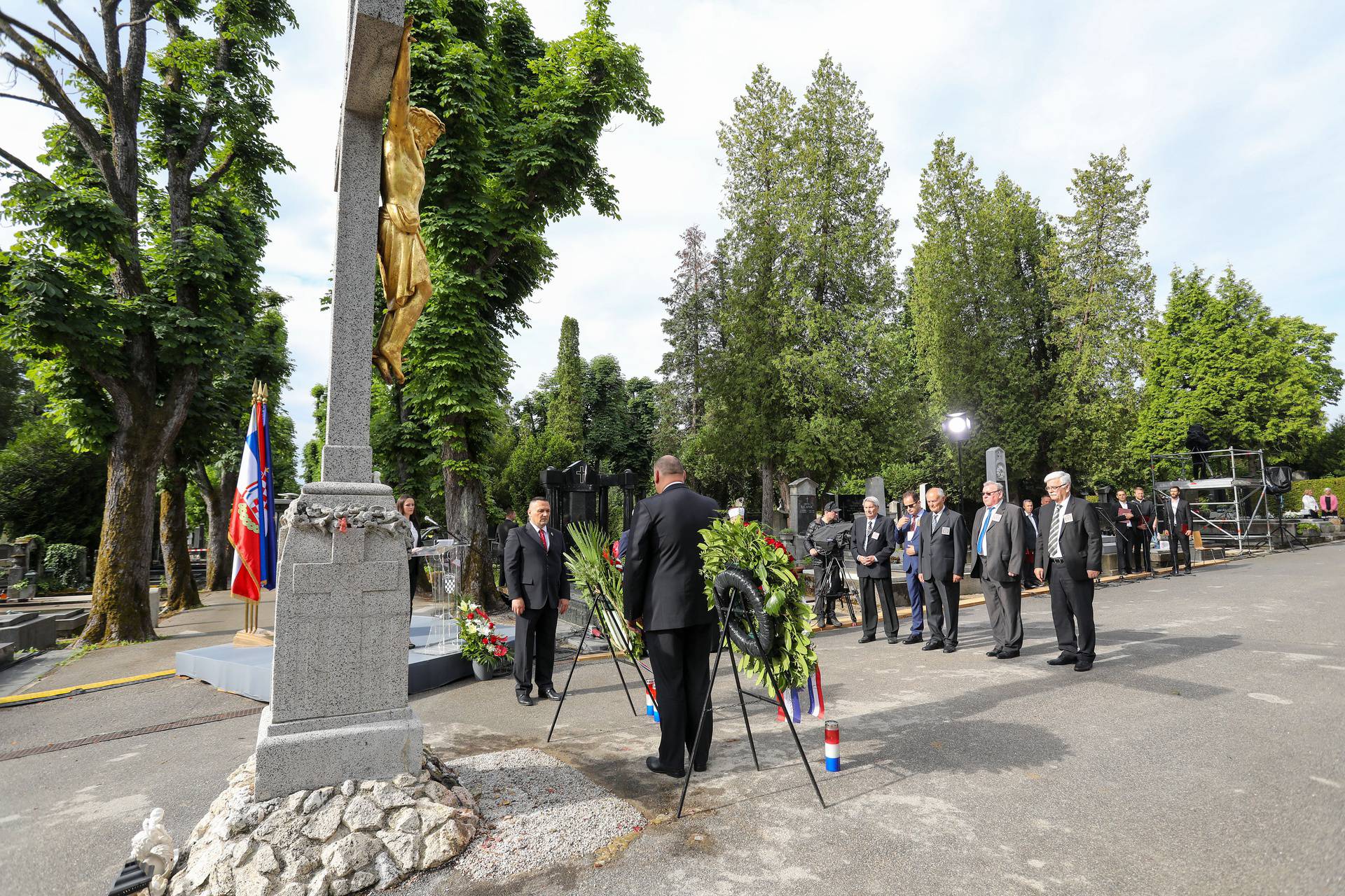 Zagreb: Polaganje vijenaca na Mirogoju povodom 77. obljetnice Bleiburga