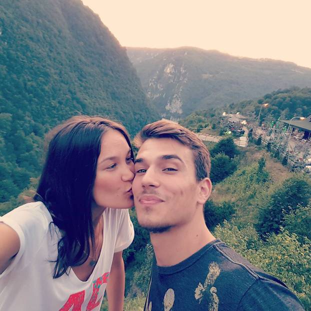 FOTO Ovo su djevojke koje su osvojile srca naših košarkaša