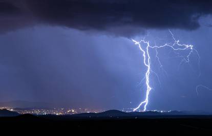 Od sutra kaos: Stižu obilne kiše i grmljavinsko nevrijeme, na snazi i alarm zbog jakog vjetra