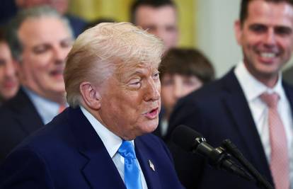 Donald Trump najavio da će udvostručiti carine na čelik!