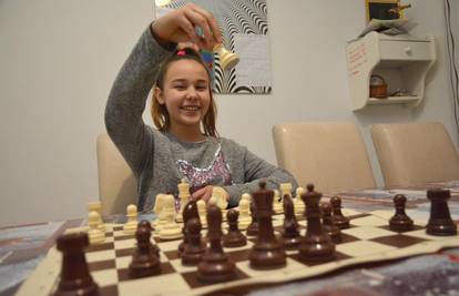Genijalna Ema rastura u šahu, pohvalio ju je i Gari Kasparov