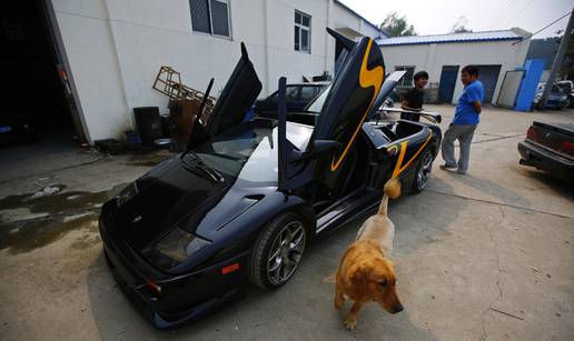 Original stoji pravo bogatstvo: Kod kuće 'složili' Lamborghini