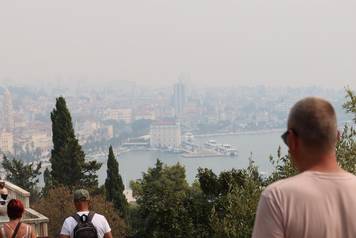 Split  prekriven dimom zbog po&zcaron;ara kod Tomislavgrada