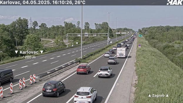 FOTO Kilometarske kolone i zastoji na autocestama. Na granicama višesatna čekanja