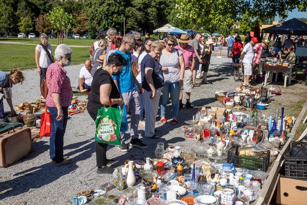 Osijek: Sajam atikviteta svake prve subote u mjesecu održava se na Tvrđi