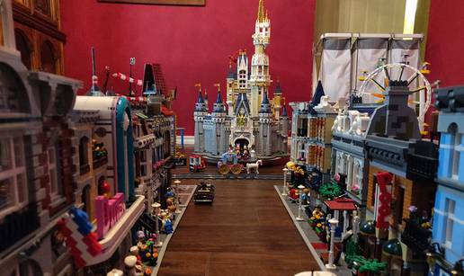 Od Lego kockica je napravio minijaturni Disneyland park