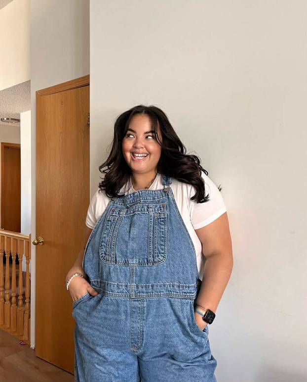 Plus-size influencerica ponosno pokazuje svoje obline: 'Tko se ne bi hvalio ovakvim grudima?'