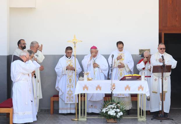 Šibenik: Na blagdan Svih svetih misno slavlje predvodio je mons. Tomislav Rogi?