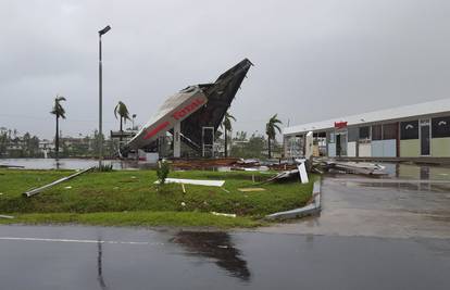 Sela sravnjena, petero mrtvih: Strašan uragan poharao je Fiji