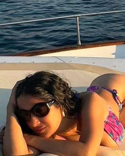 FOTO Salma Hayek slavi 58. rođendan: Fanove je počastila s 18 novih fotografija u bikiniju!