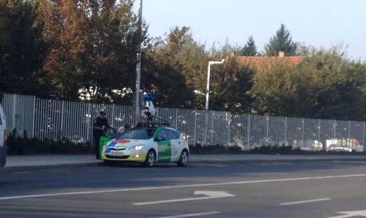 Policija je zaustavila automobil s kamerama za Street View