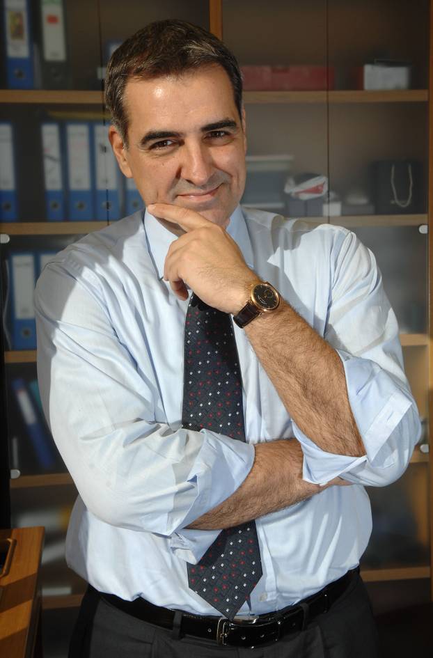 Zagreb: Predsjedni?ki kandidat Nadan Vidoševi? u uredu svoje ku?e