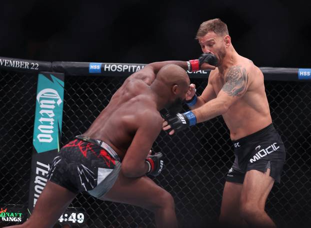 MMA: UFC 309 - Jones vs Miocoic