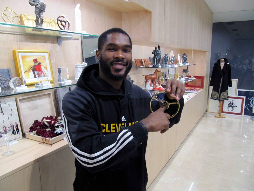 Amerikanca koji igra za Alkar teretili su za kocku i drogu...