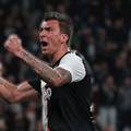 Mandžukić raskinuo ugovor, navijači ga zovu natrag u Juve