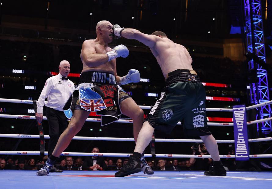 Tyson Fury v Arslanbek Makhmudov