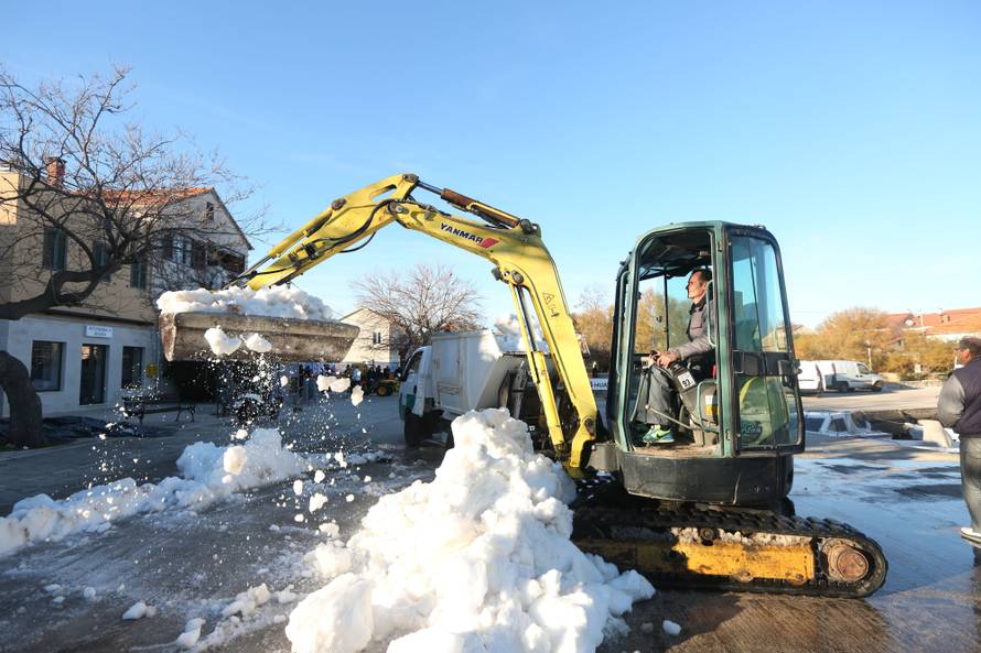 Skijaški spektakl uz more: Iška kraljica privukla je stotine ljudi
