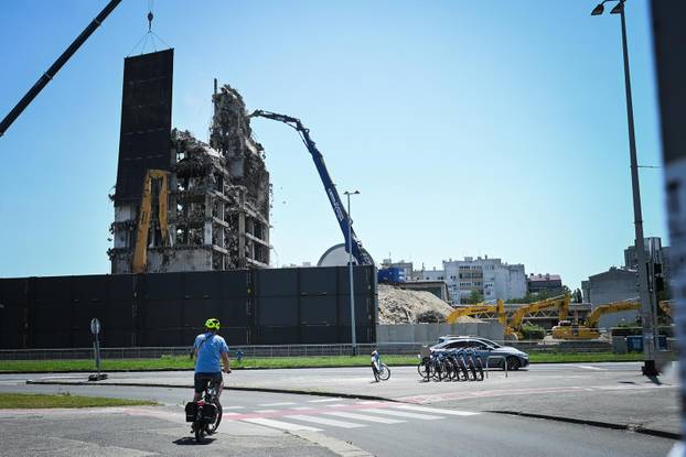 Zagreb: Rušenje Vjesnika nastavlja se i nedjeljom