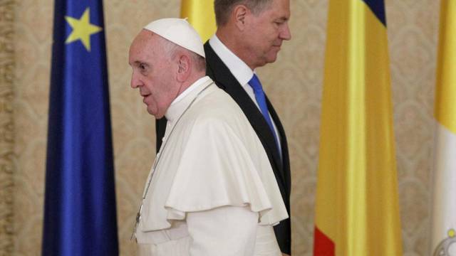 Pope Francis visits Romania