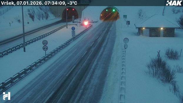 FOTO Autoceste diljem Hrvatske zametene snijegom, pogledajte