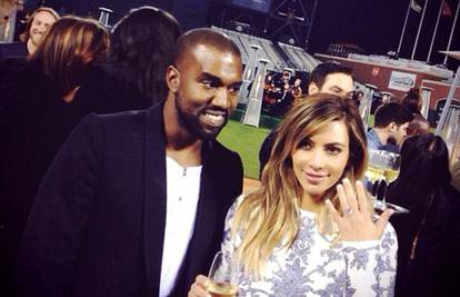 Želi dirljivu ceremoniju:  Kanye piše vjenčane zavjete u rimi