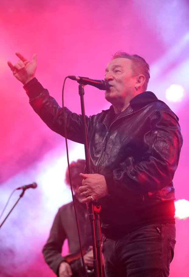 Zagreb: Koncert Želim život, zaklade Ana Rukavina na glavnom gradskom trgu