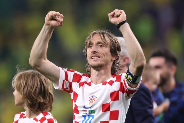 KATAR 2022 - Luka Modrić slavio u društvu djece i Matea Kovačića 