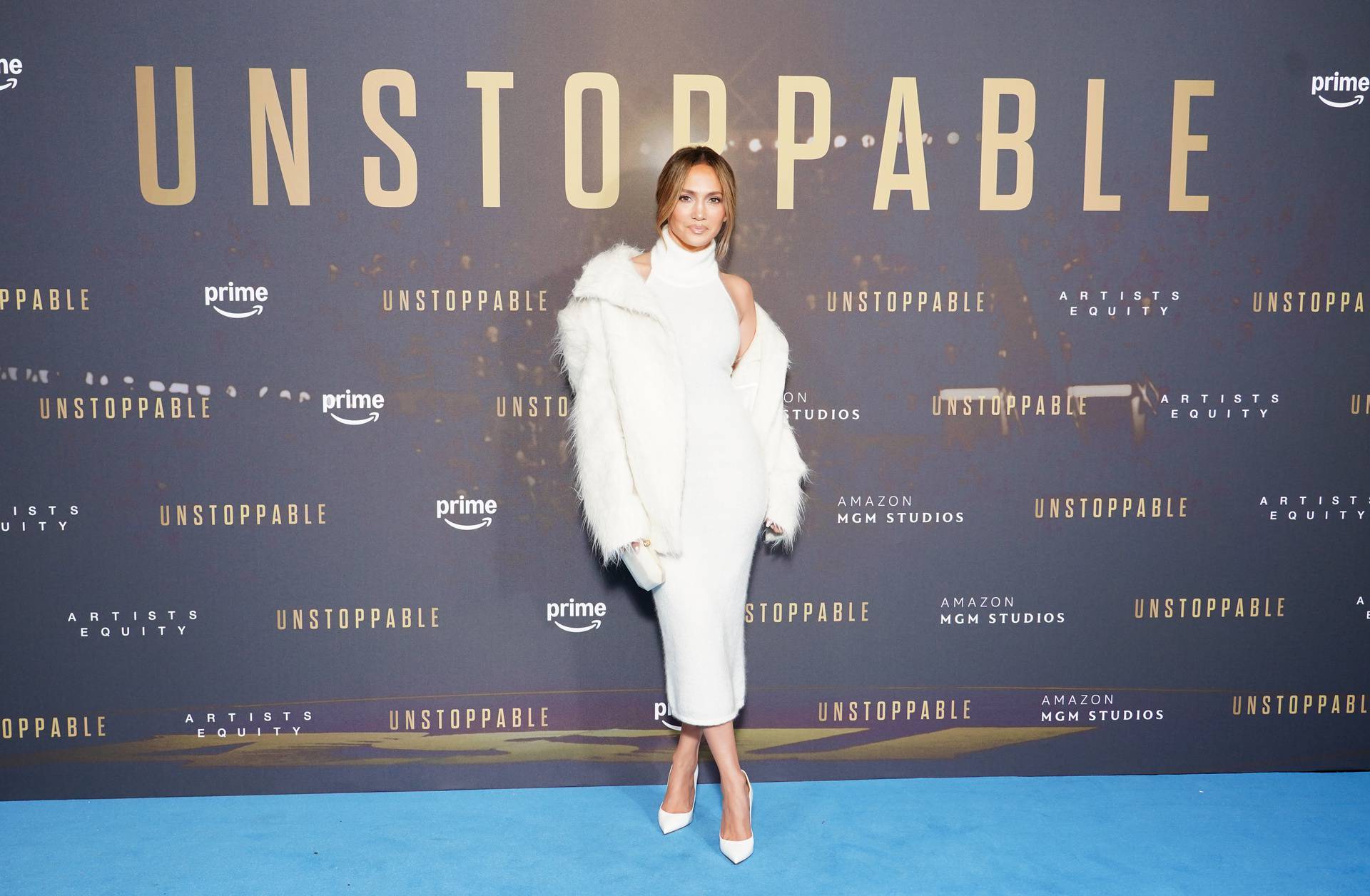 London: Jennifer Lopez odlu?ila se za potpuno bijelu kombinaciju u kojoj je stigla na projekciji filma Unstoppable