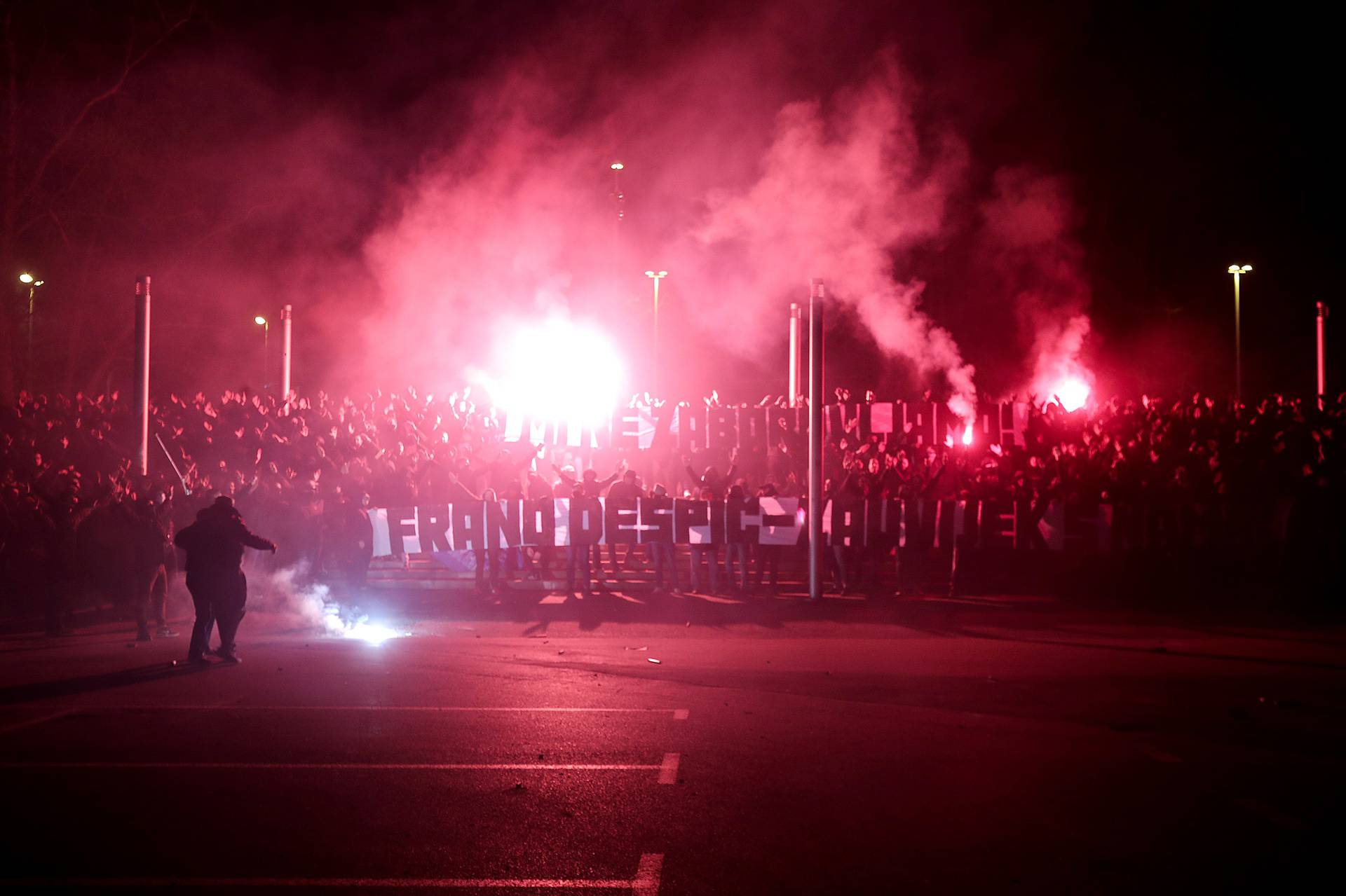 VIDEO Boysi zapalili Maksimir!