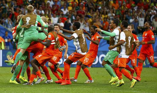 Van Gaal se kockao i dobio: U polufinale 'oranje' odveli penali