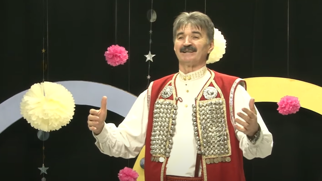 Glazbenik Rajko Lalić koji je pjevao četničke pjesme u Kninu pušten da  se brani sa slobode
