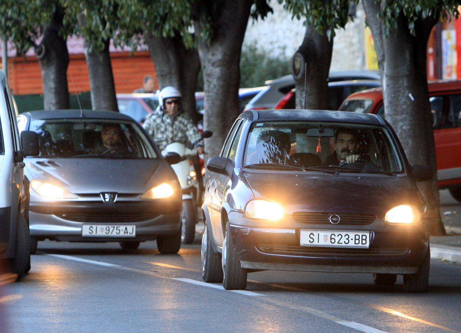 Vozači, oprez: Svjetla više ne palimo sa zimskim vremenom