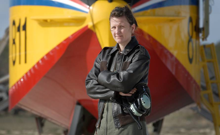 Ženski Top Gun: Diana je  jedina pilotkinja kanadera u Hrvatskoj