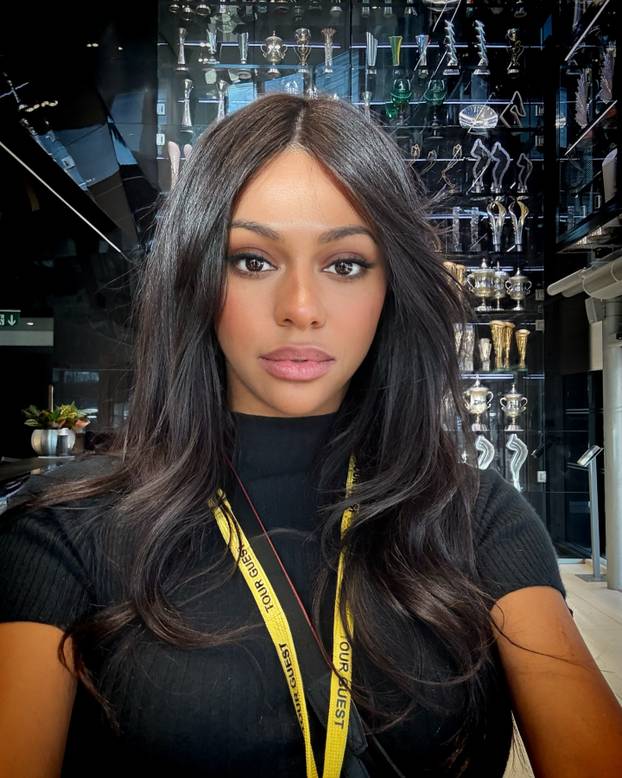 FOTO Bivša misica želi preuzeti Formulu 1: 'Cilj mi nije pobjeda'