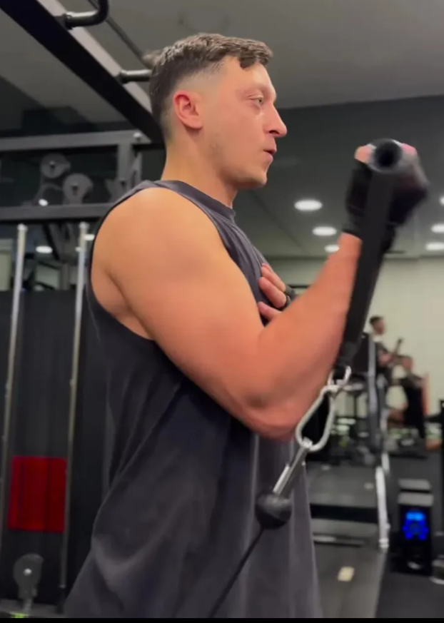 Bivši realovac šokirao fizičkom preobrazbom. Postao snagator